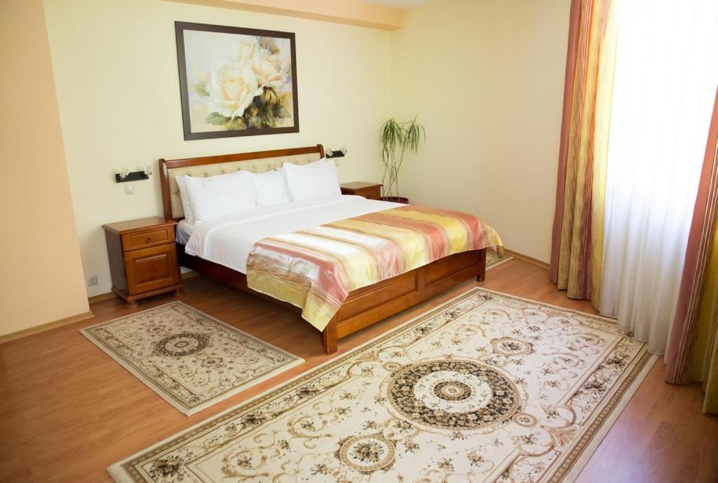 Hotel Nemira Slănic-Moldova Esterno foto