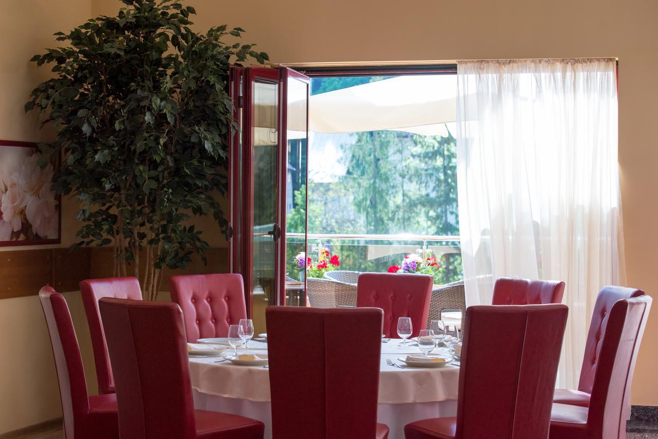 Hotel Nemira Slănic-Moldova Esterno foto