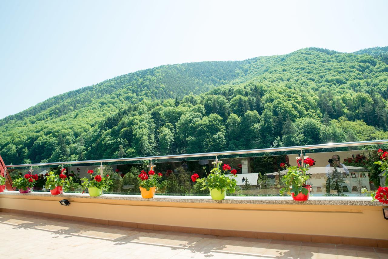 Hotel Nemira Slănic-Moldova Esterno foto