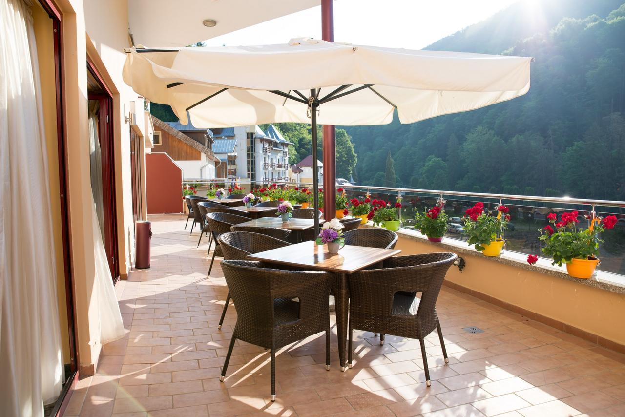 Hotel Nemira Slănic-Moldova Esterno foto